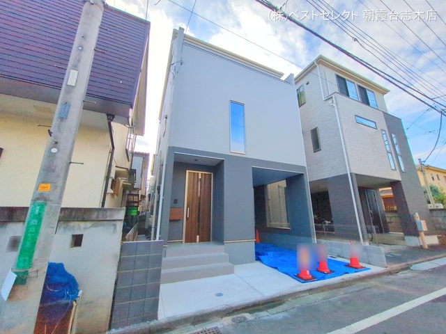 埼玉県新座市栄５丁目の新築戸建て完成写真 2025年12月22日撮影