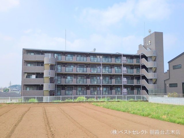 埼玉県和光市新倉3丁目のマンション『レーベンハイム和光ヒルズ弐番館』外観写真 2025年7月8日撮影
