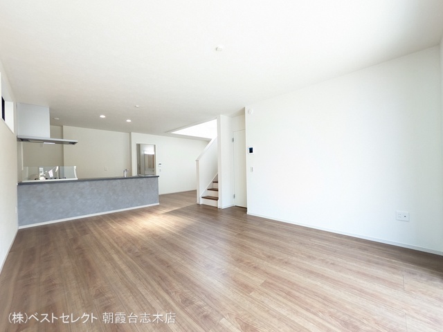 埼玉県新座市西堀２丁目の新築戸建て内装写真 2025年9月17日撮影