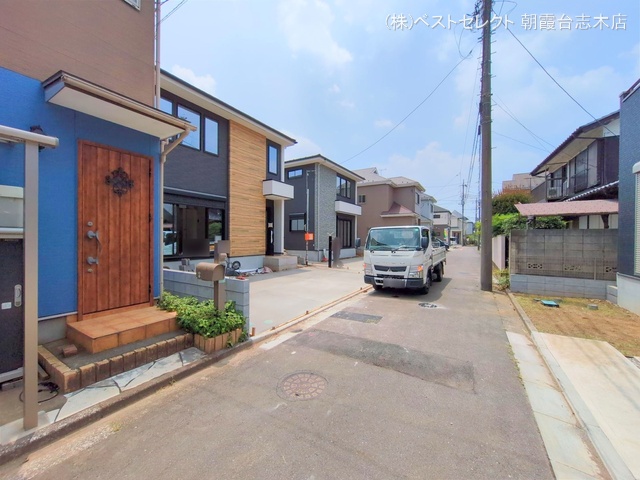 埼玉県新座市西堀２丁目の新築戸建て外構写真 2025年7月8日撮影
