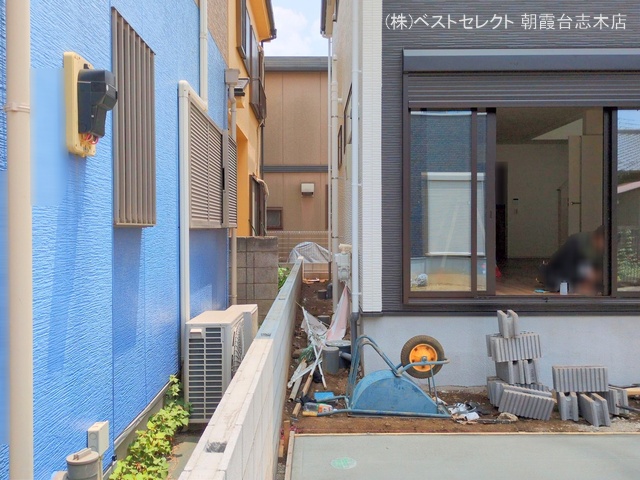 埼玉県新座市西堀２丁目の新築戸建て外構写真 2025年7月8日撮影