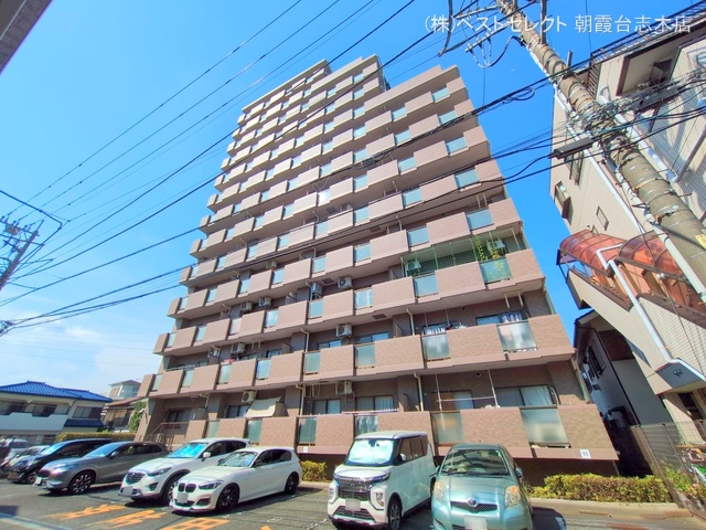 埼玉県朝霞市本町２丁目のマンション『ハイホーム朝霞本町』外観写真 2025年7月22日撮影