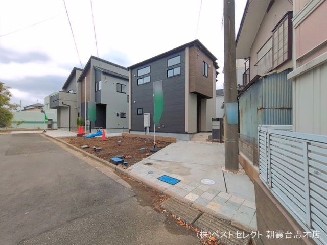 埼玉県志木市上宗岡１丁目の新築戸建て外構写真 2026年3月31日撮影