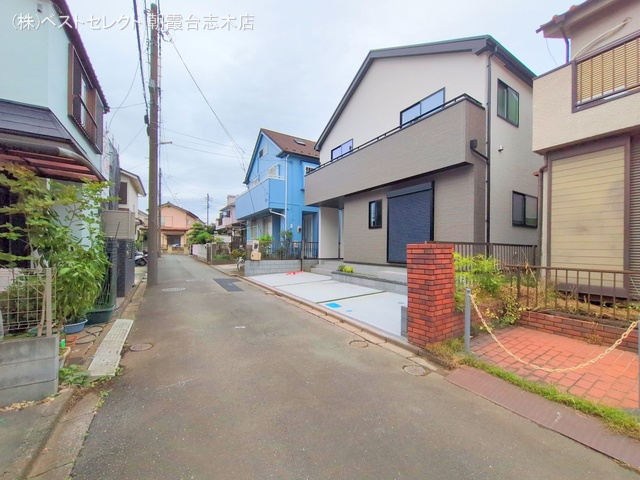 埼玉県新座市石神２丁目の新築戸建て完成写真 2025年10月20日撮影