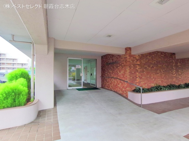 埼玉県和光市白子3丁目のマンション『西高島平スカイハイツ』外観写真 2025年9月15日撮影