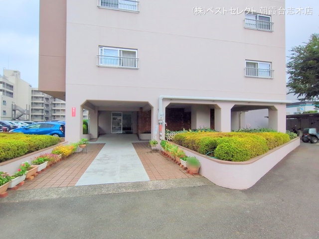 埼玉県和光市白子3丁目のマンション『西高島平スカイハイツ』エントランス写真 2025年9月15日撮影