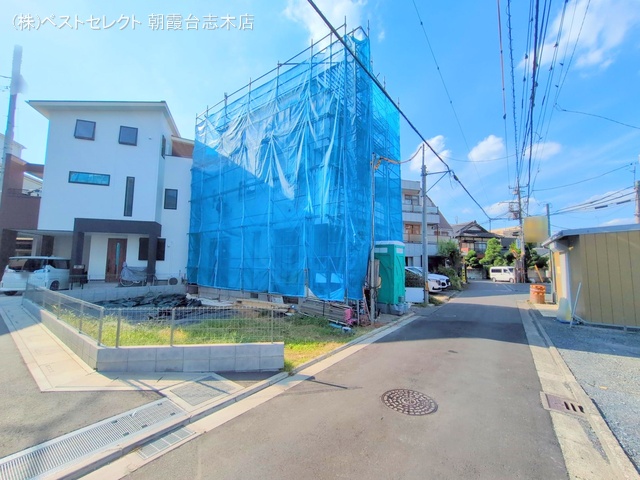 埼玉県志木市本町３丁目の新築戸建てシート写真 2025年9月25日撮影