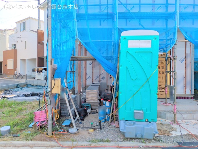 埼玉県志木市本町３丁目の新築戸建てシート写真 2025年9月25日撮影