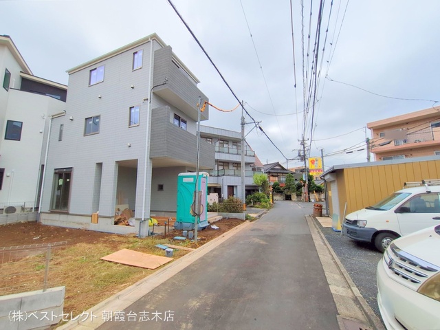 埼玉県志木市本町３丁目の新築戸建て外構写真 2025年10月14日撮影