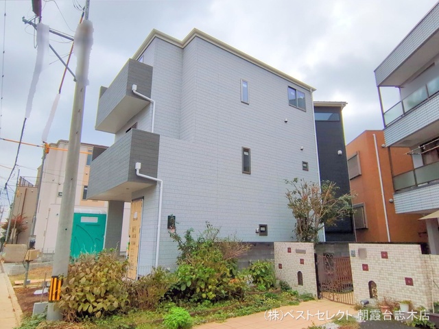 埼玉県志木市本町３丁目の新築戸建て外構写真 2025年10月14日撮影