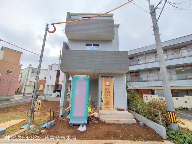 埼玉県志木市本町３丁目の新築戸建て外構写真 2025年10月14日撮影