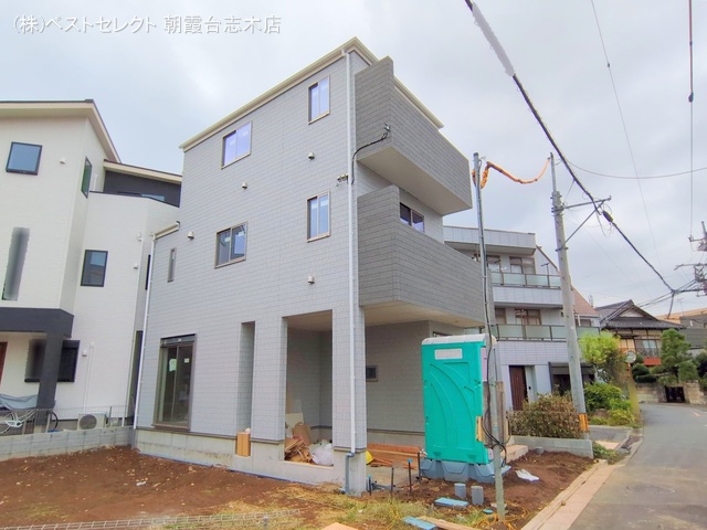 埼玉県志木市本町３丁目の新築戸建て外構写真 2025年10月14日撮影