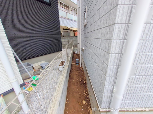 埼玉県志木市本町３丁目の新築戸建て外構写真 2025年10月14日撮影