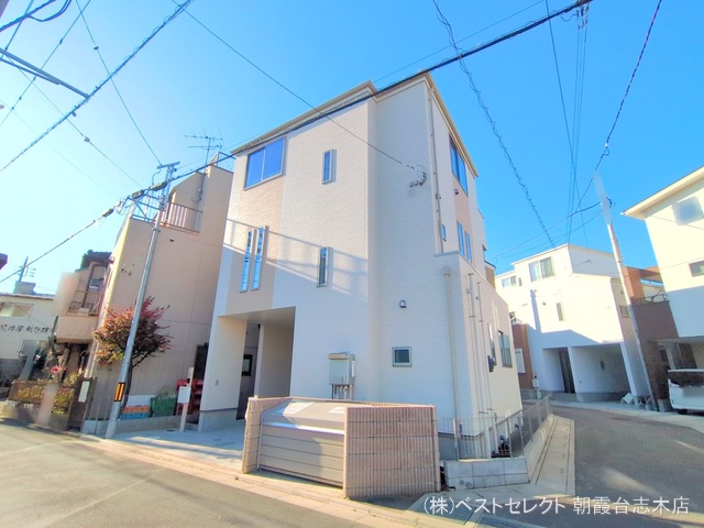 埼玉県志木市本町３丁目の新築戸建て完成写真 2025年12月7日撮影