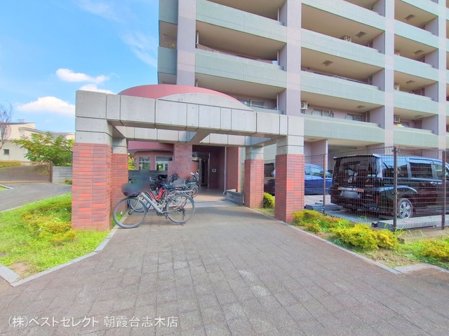 埼玉県朝霞市膝折町４丁目のマンション『レーベンハイムフォレチッタ・ガーデン』外観写真 2025年9月25日撮影