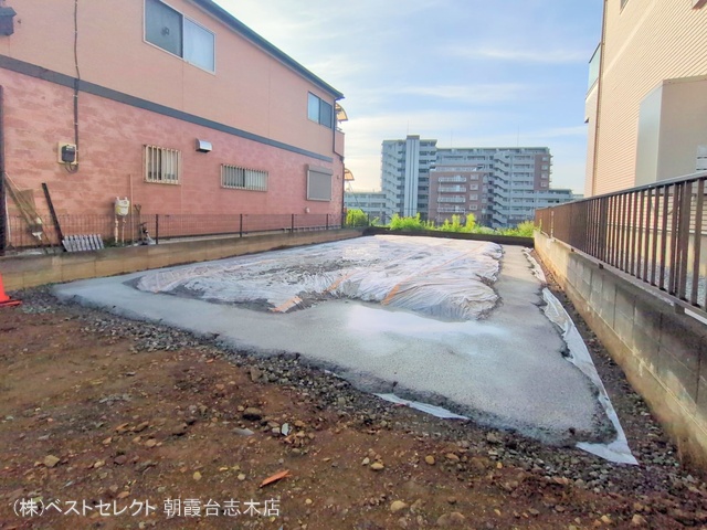 埼玉県和光市白子３丁目-新築戸建ての基礎写真