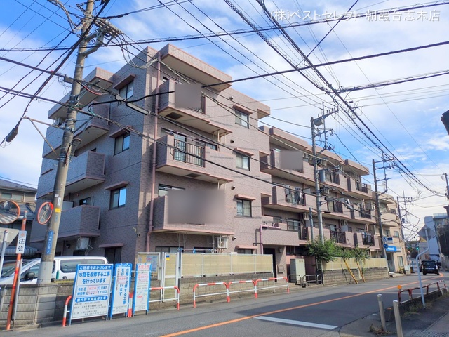 埼玉県志木市柏町６丁目のマンション『リヴァージュ志木』外観写真 2025年10月22日撮影