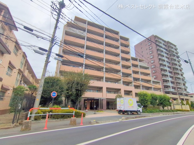 埼玉県新座市栗原１丁目のマンション『コスモステージひばりヶ丘アミュージア』外観写真 2025年11月5日撮影