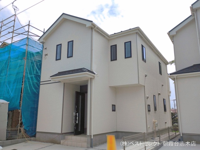 埼玉県新座市石神４丁目の新築戸建て完成写真 2026年4月12日撮影