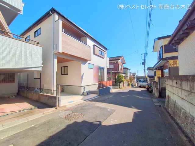 埼玉県新座市堀ノ内２丁目の新築戸建て完成写真 2025年11月16日撮影