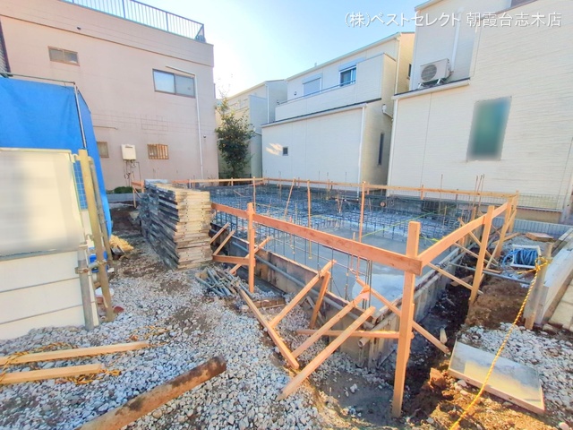 埼玉県朝霞市岡１丁目の新築戸建て基礎写真 2025年12月15日撮影