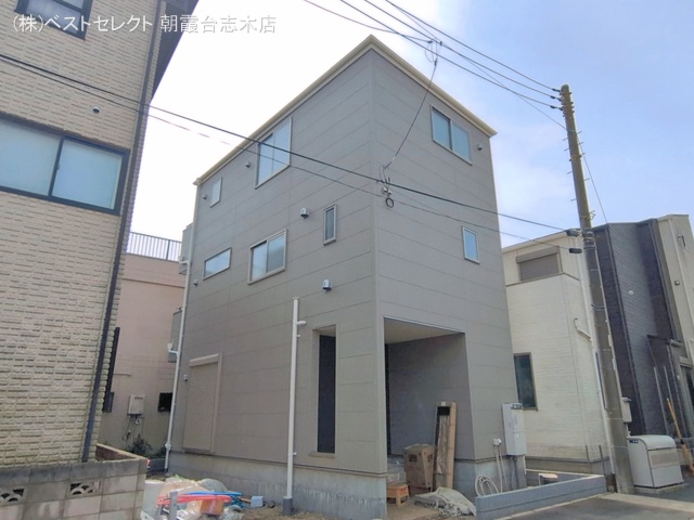 埼玉県朝霞市岡１丁目の新築戸建て外構写真 2026年4月8日撮影