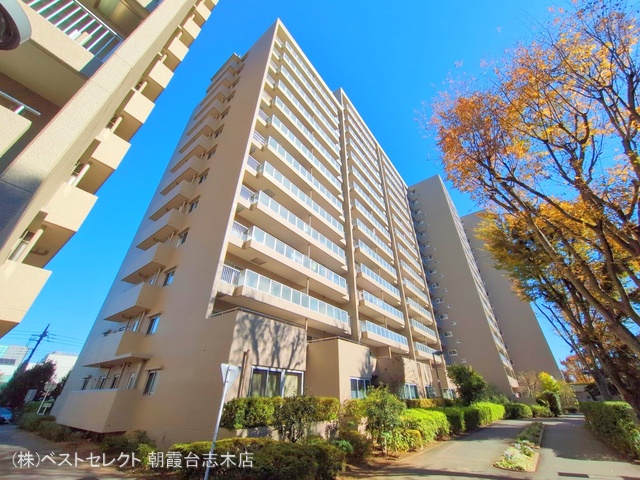 埼玉県和光市本町のマンション『シーアイハイツ和光E棟』外観写真 2024年11月28日撮影