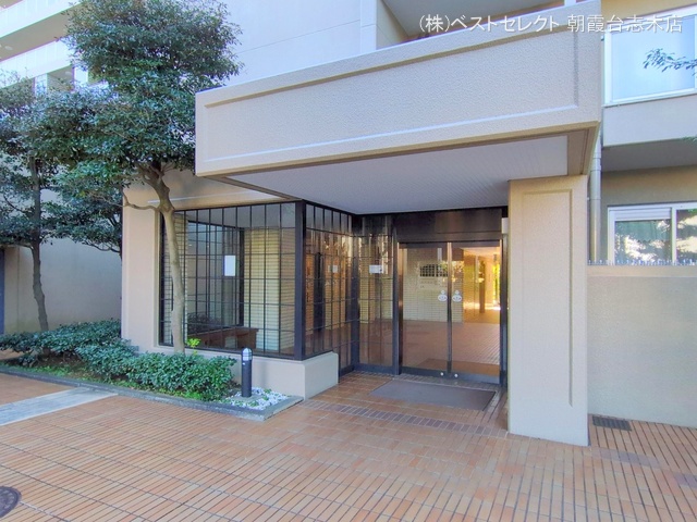 埼玉県和光市本町のマンション『シーアイハイツ和光E棟』外観写真 2024年11月28日撮影