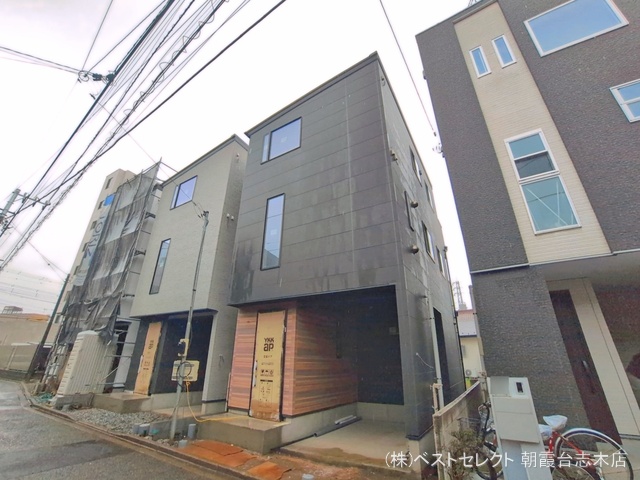 埼玉県朝霞市仲町１丁目の新築戸建て外構写真 2026年3月25日撮影