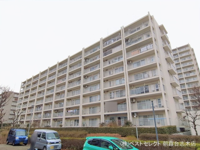 埼玉県志木市館2丁目のマンション『志木ニュータウン中央の森参番街5号棟』外観写真 2026年2月16日撮影