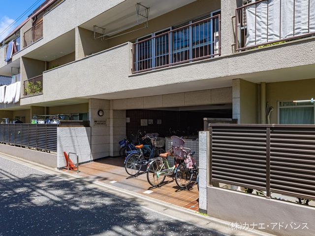 千葉県市川市真間4丁目のマンション『真間パレスマンション』外観写真 2022年7月26日撮影