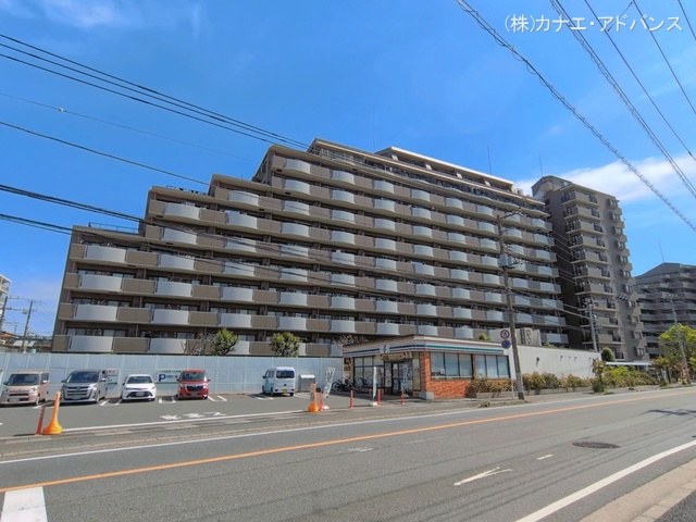 千葉県市川市鬼高３丁目のマンション『ファミール市川ガーデンプラザ・ウエスト』外観写真 2026年4月16日撮影