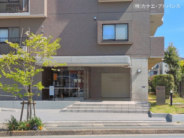 千葉県市川市鬼高３丁目のマンション『ファミール市川ガーデンプラザ・ウエスト』外観写真 2026年4月16日撮影