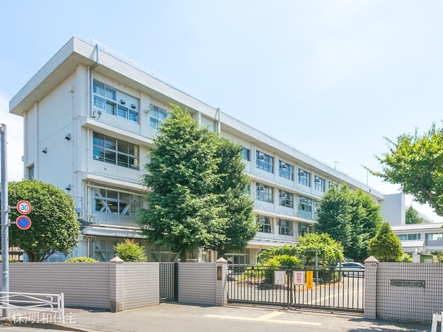 府中市立府中第六中学校　距離580m