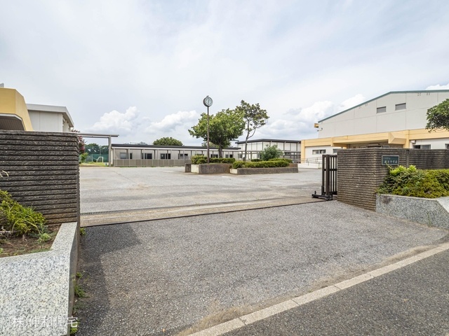 千葉市立磯辺中学校 距離1100m
