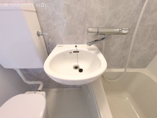 埼玉県川口市川口４丁目のマンション『川口第一永谷マンション』洗面所写真 2025年6月9日撮影