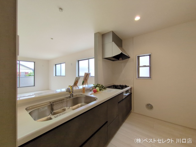 埼玉県川口市元郷5丁目の新築戸建てキッチン写真 2025年6月25日撮影