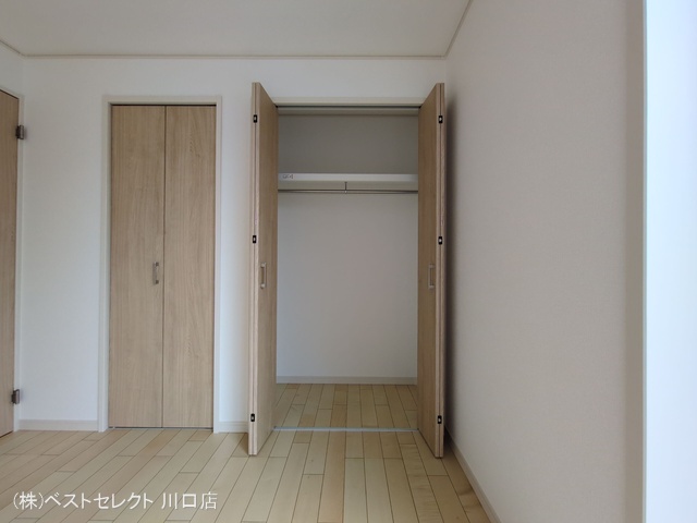 埼玉県川口市青木１丁目の新築戸建て収納(ウォークインクローゼット)写真 2025年5月21日撮影
