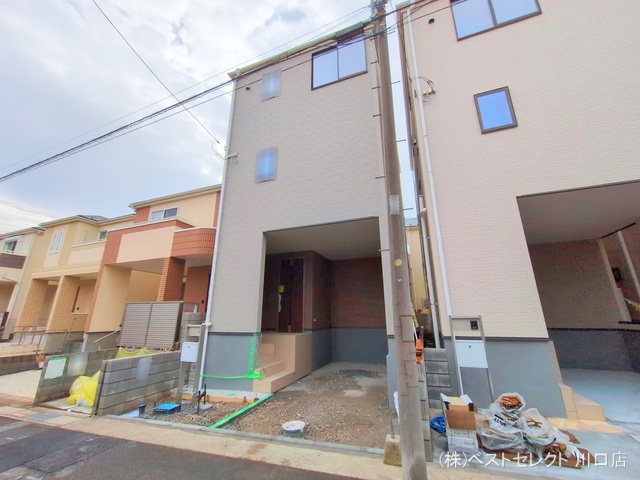 埼玉県川口市鳩ヶ谷本町2丁目の新築戸建て外構写真 2025年3月3日撮影