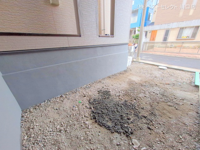 埼玉県川口市鳩ヶ谷本町2丁目の新築戸建て外構写真 2025年3月3日撮影