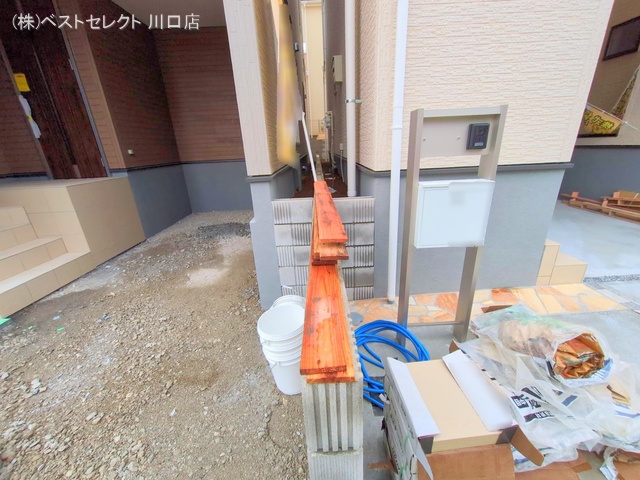 埼玉県川口市鳩ヶ谷本町2丁目の新築戸建て外構写真 2025年3月3日撮影