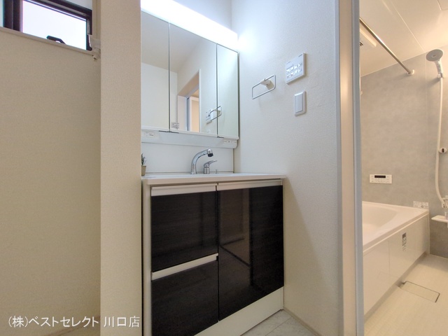 埼玉県川口市鳩ヶ谷本町2丁目の新築戸建て洗面所写真 2025年6月11日撮影