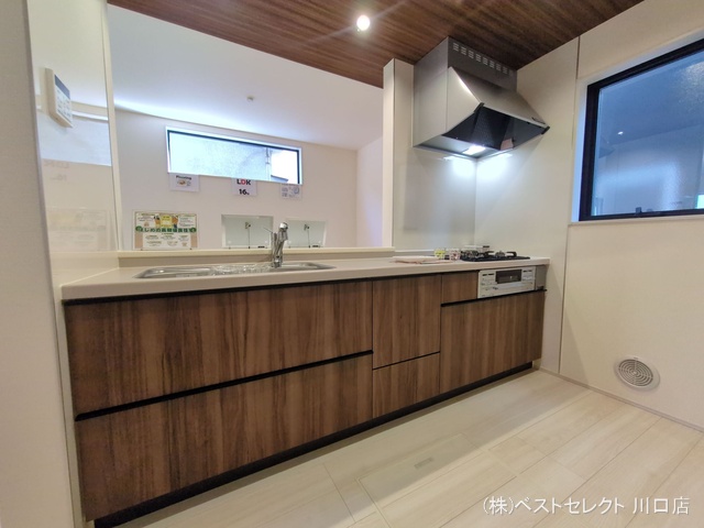 埼玉県川口市戸塚鋏町の新築戸建てキッチン写真 2025年10月9日撮影