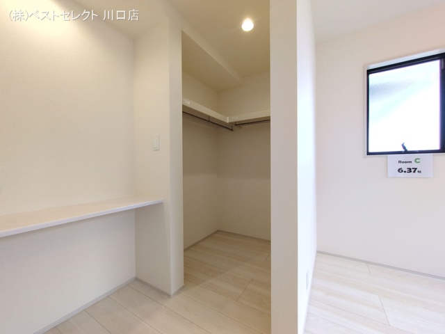 埼玉県川口市戸塚鋏町の新築戸建て収納(ウォークインクローゼット)写真 2025年10月9日撮影