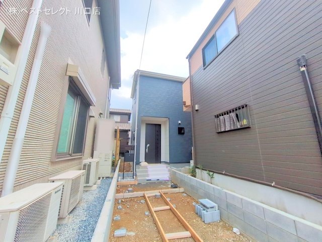 埼玉県川口市戸塚鋏町の新築戸建て外構写真 2025年9月8日撮影