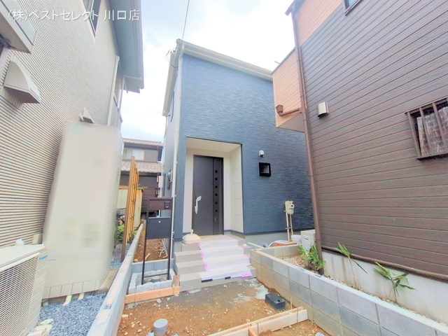 埼玉県川口市戸塚鋏町の新築戸建て外構写真 2025年9月8日撮影