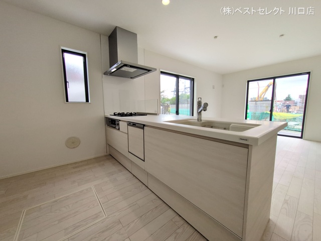 埼玉県川口市南鳩ヶ谷7丁目の新築戸建てキッチン写真 2025年9月11日撮影