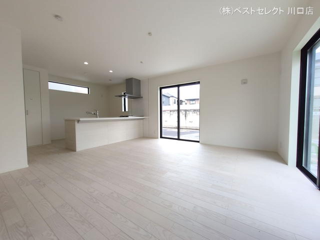 埼玉県川口市南鳩ヶ谷7丁目の新築戸建てリビング写真 2025年9月11日撮影