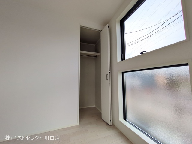 埼玉県川口市南鳩ヶ谷７丁目の新築戸建て収納(ウォークインクローゼット)写真 2025年9月11日撮影