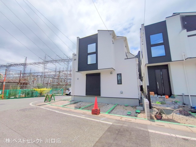 埼玉県川口市南鳩ヶ谷7丁目の新築戸建て外構写真 2025年7月31日撮影